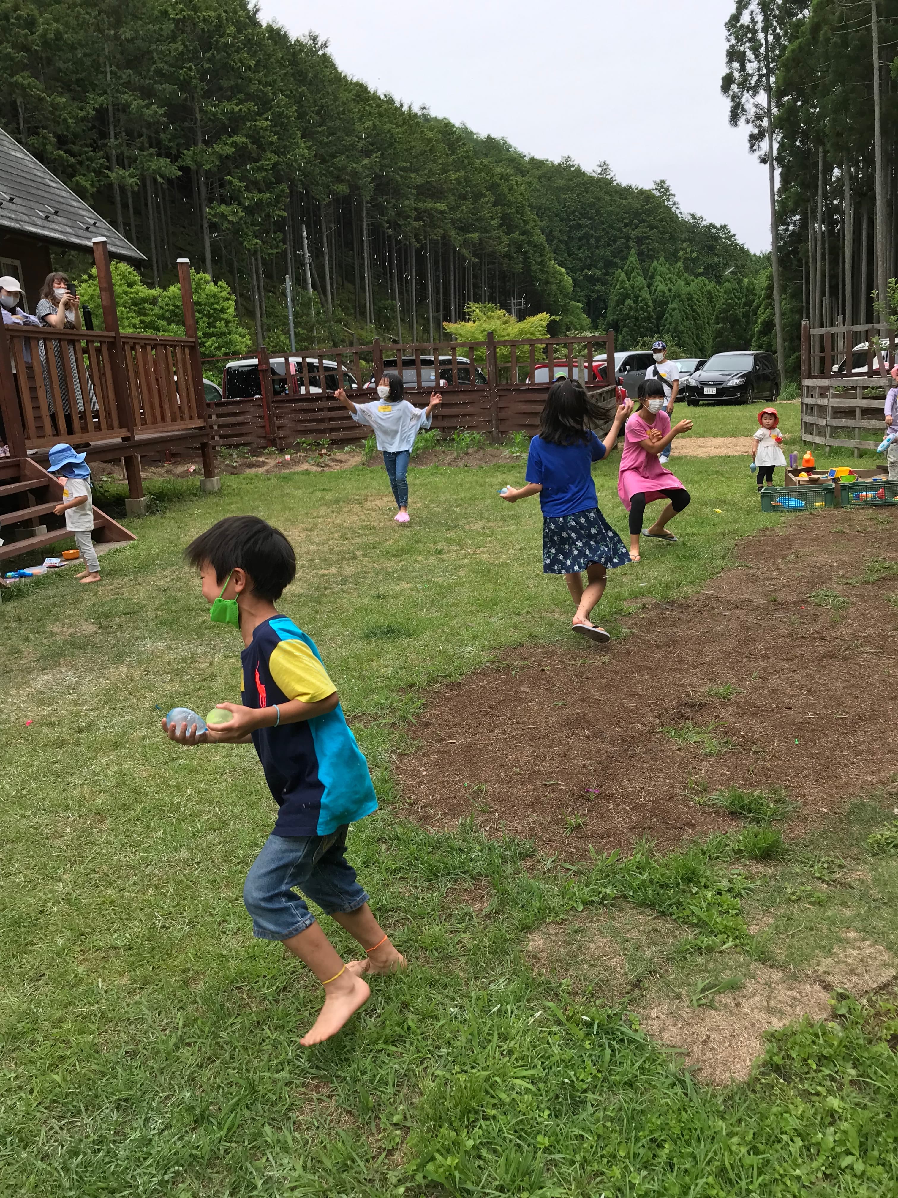 水風船合戦が始まったり・・